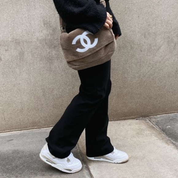 NWOT Chanel beauty Precision Crossbody Bag with Adjustable Strap - Picture 6 of 15